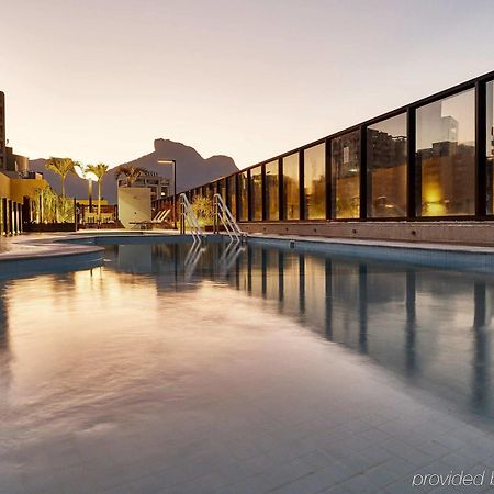 Radisson Rio De Janeiro Barra 호텔 외부 사진 The rooftop pool at the hotel