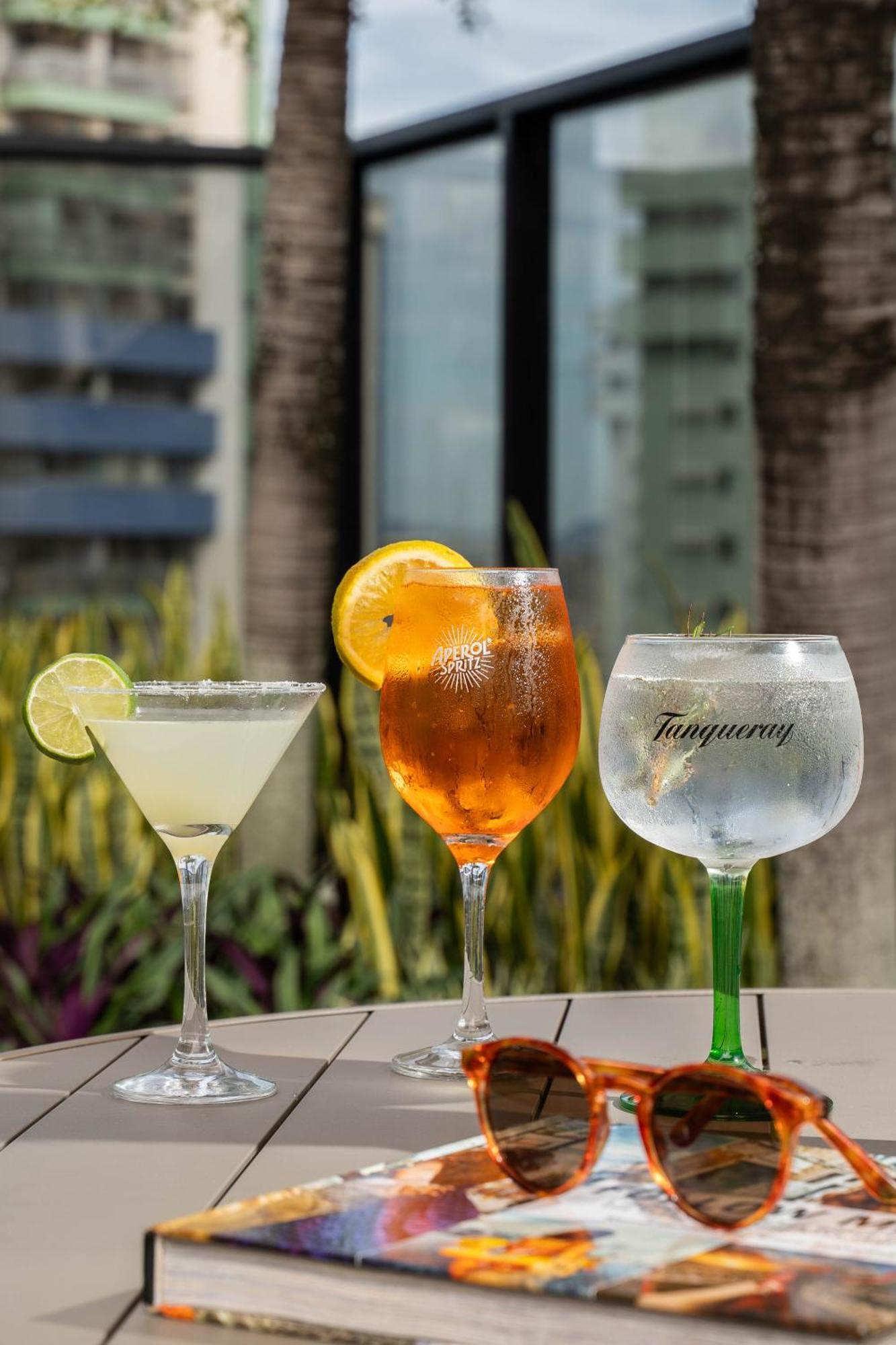 Radisson Rio De Janeiro Barra 호텔 외부 사진 Tanqueray, a London dry gin